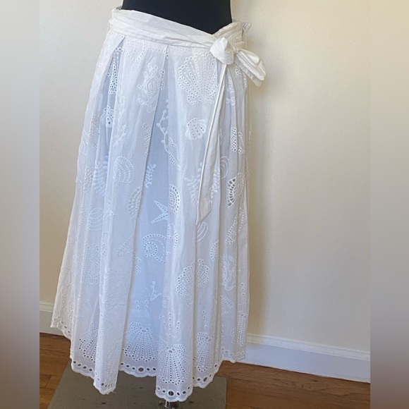 Anthropologie Dresses & Skirts - Anthropologie Maeve eyelet white skirt NWOT size 6